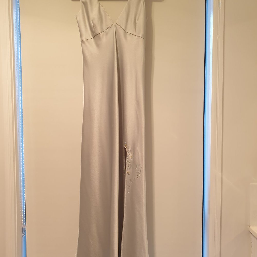 Matthew Eager in shimmery pale green - Size 8 - Picture 10 of 11